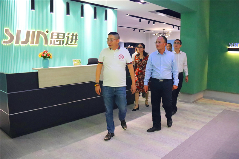 蒼梧縣委領導蒞臨