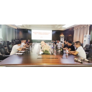 河南省辦公家具協(xié)會(huì)會(huì)長(zhǎng)張鋒一行到訪(fǎng)思進(jìn)家具集團(tuán)指導(dǎo)工作！